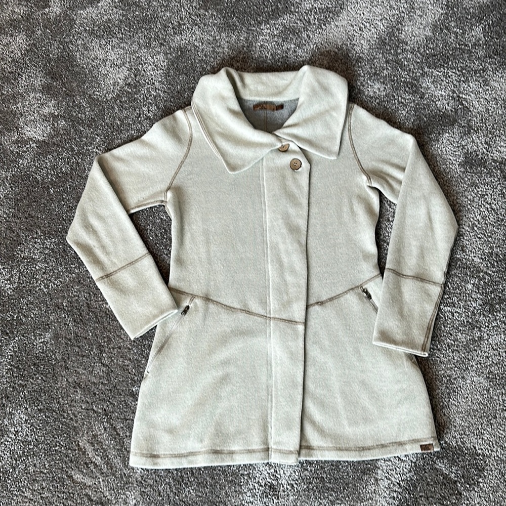 Women’s oatmeal colored prana zip front tunic